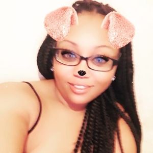 Meet your Posher, Lora